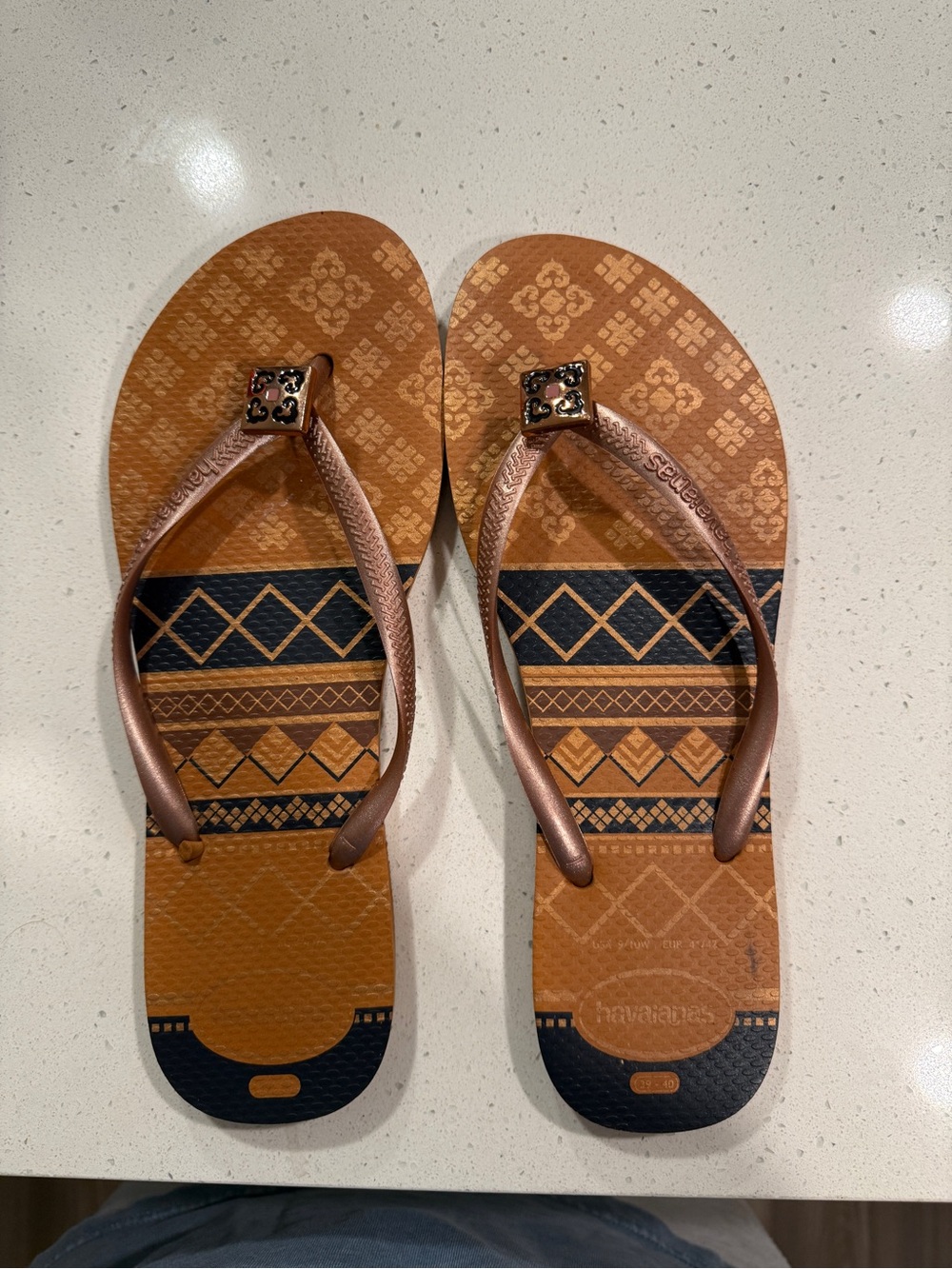 Havaianas Brown and Black Patterned Flip Flops Size 39-40